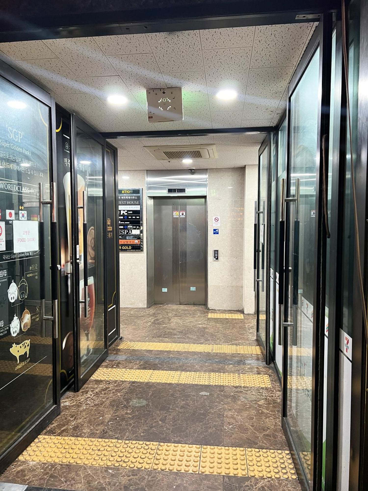 Отель Seoul Cube Jongro Экстерьер фото