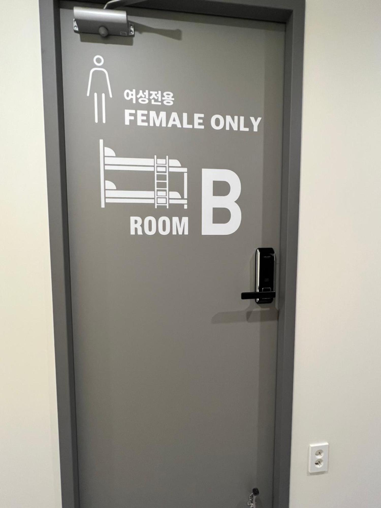 Отель Seoul Cube Jongro Экстерьер фото